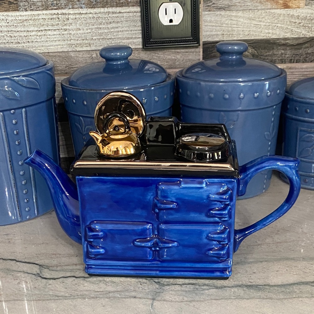 Carters of Suffolk Novelty Royal Blue Aga Range Teapot Handcrafted in England